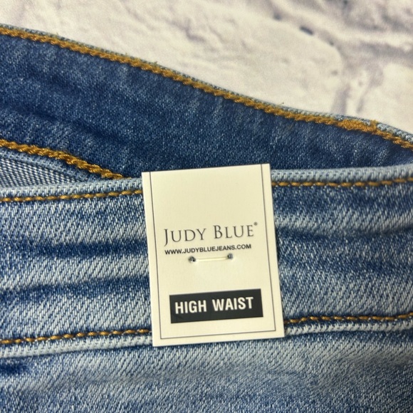 NWT Judy Blue High Waist Denim Jeans Shorts. Frayed edge. Stretch. Size XL. - Picture 2 of 9